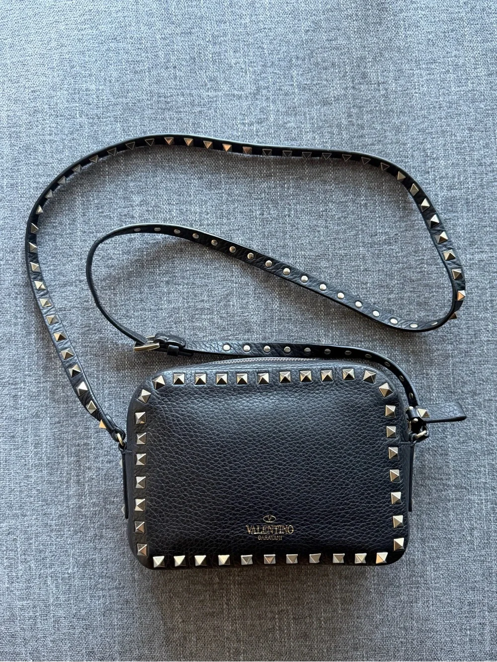 Valentino Garavani Black Rockstud Leather Camera Bag / Crossbody Bag